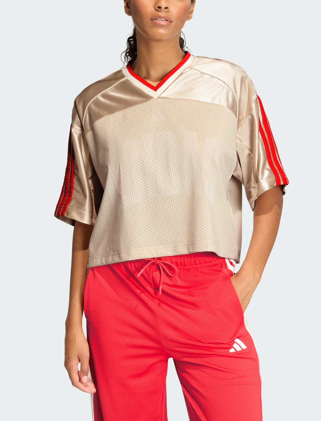 Adidas T-Shirt Stadium JZ1073 Crystal Linen – t-shirt donna indossata, vista frontale