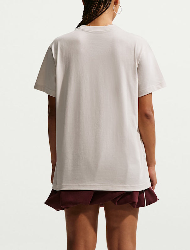 T-Shirt Oversize Nike Sportswear Classic IR7826-072 Donna Light Bone | Manfrellotti