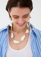 Collana Nalì Con Elementi Resina E Sfere EMCL1137 Bianco