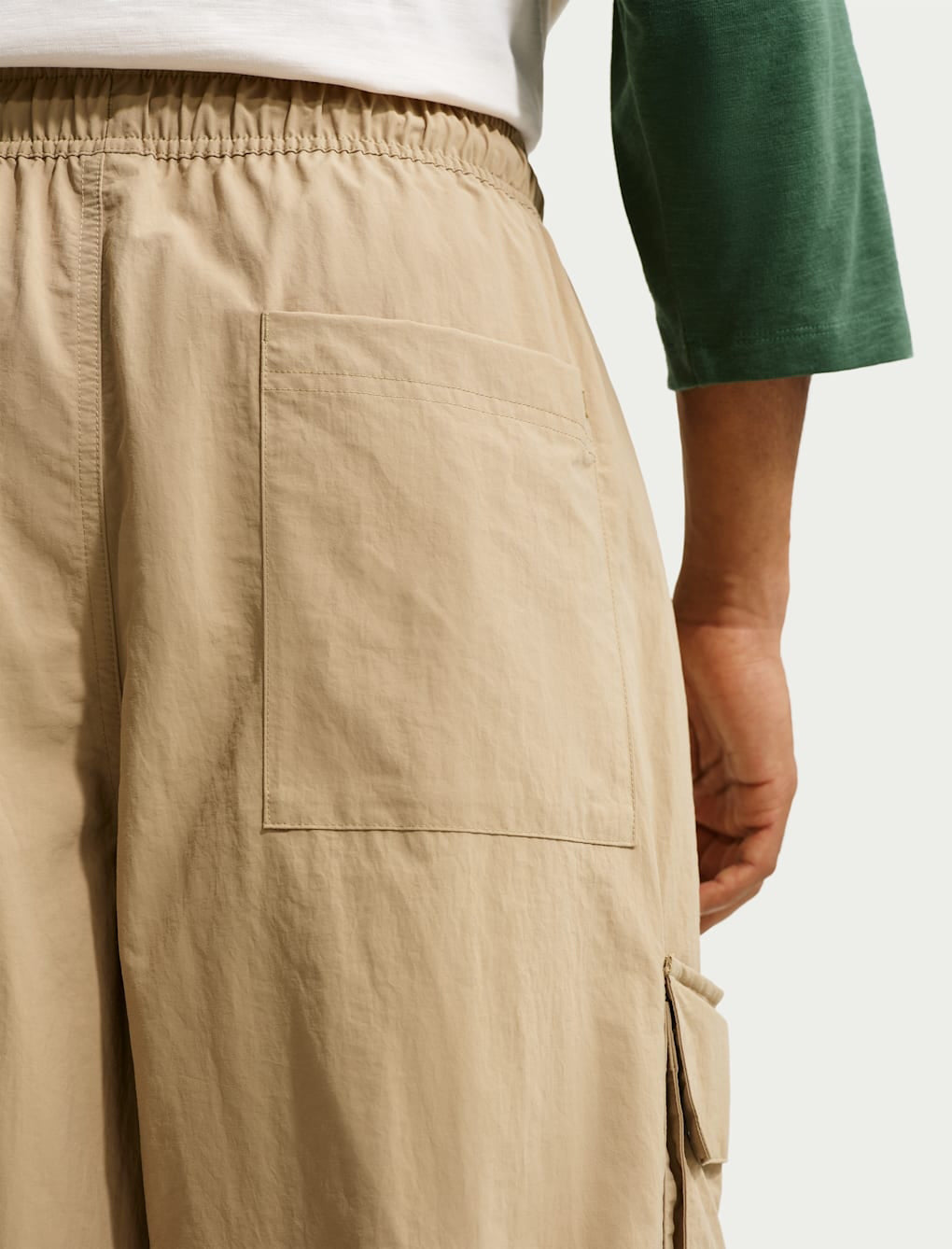Nike Pantaloncini Cargo Sportswear Club IF8542-297 Parachute Beige uomo