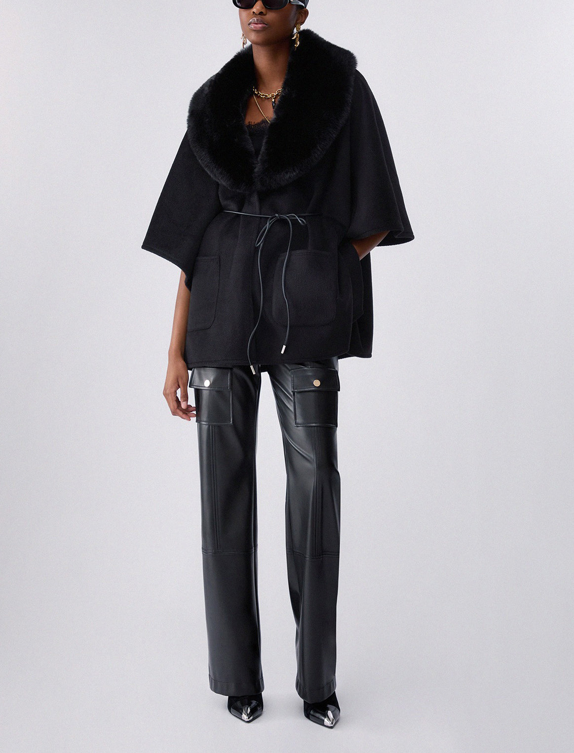 Poncho in montone sintetico Liu Jo 2F6045 T0300 Nero