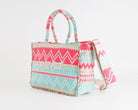 Borsa a spalla Marc Ellis Buby M Indy 26 Variant 03 – vista laterale, profilo H.30×L.48×P.17 cm con tracolla in tessuto regolabile e tirazip logato
