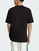 Adidas T-shirt Trifoglio Series Roses KS7621 Nero – t-shirt uomo indossata, vista posteriore