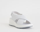 Sandali con zeppa IGI&CO 1163422 in nabuk bianco da donna, cinturino con strappo, suola in gomma, altezza 50 mm