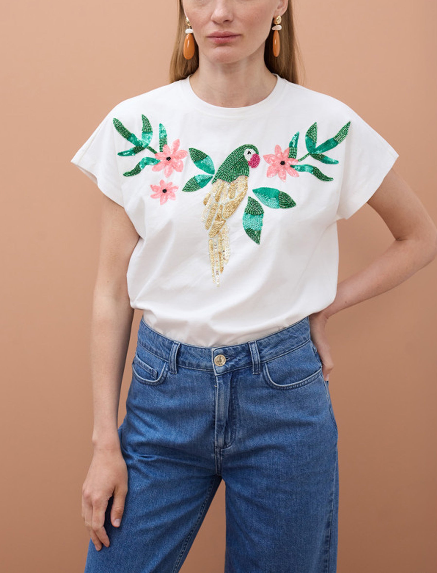 T-Shirt pappagallo con strass Lola Casademunt  MS2615004 Bianco