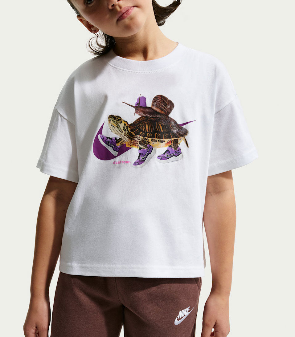 T-Shirt Nike Sportswear Boxy Turtle Graphic II0884-100 White Unisex bambino