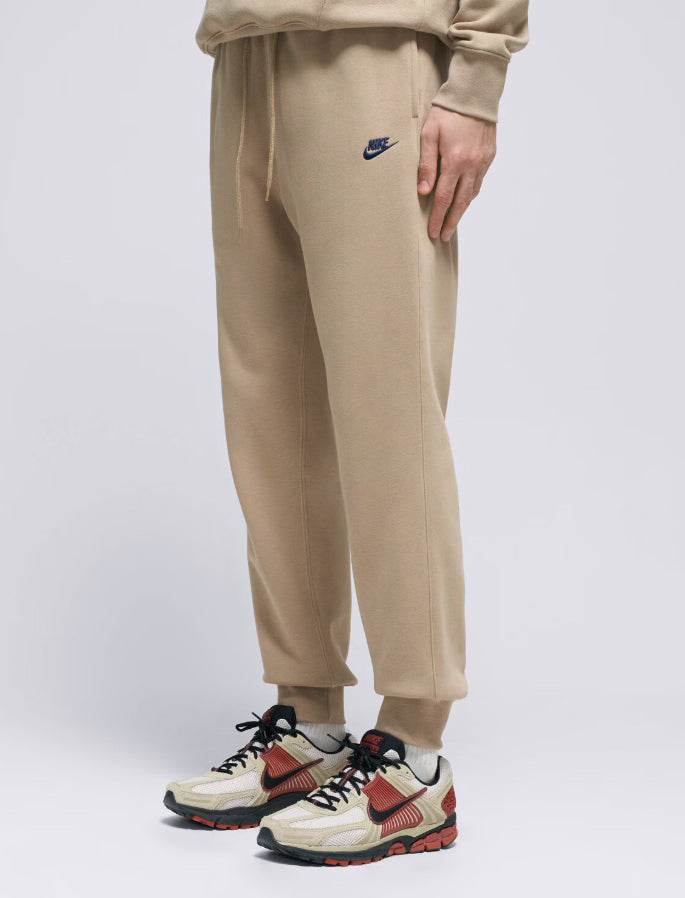 Jogger Nike Sportswear Club FN3787-298 Parachute Beige Uomo