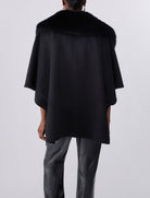 Poncho in montone sintetico Liu Jo 2F6045 T0300 Nero