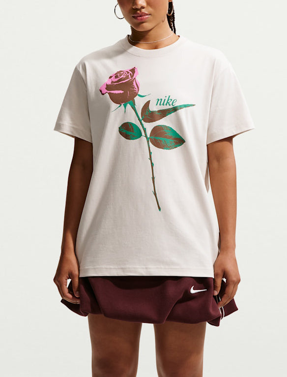 T-Shirt Oversize Nike Sportswear Classic IR7826-072 Donna Light Bone | Manfrellotti