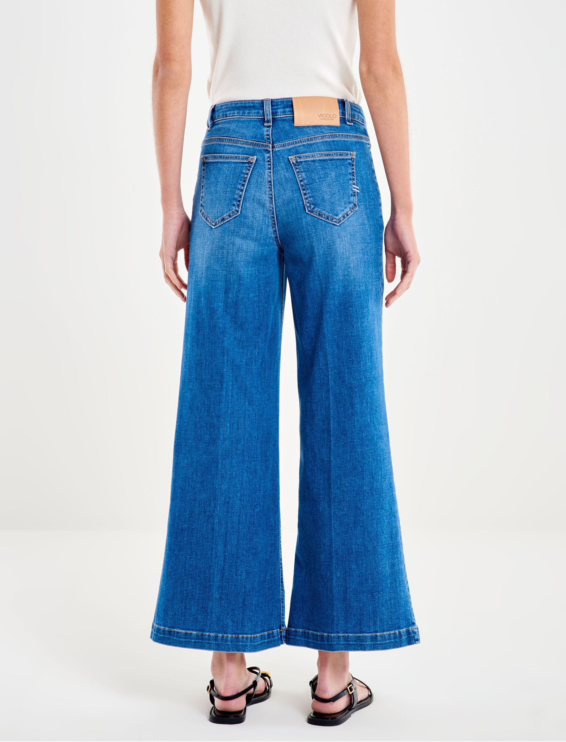Jeans Vicolo Cristina DAB5046 wide leg denim chiaro tasche con bottoni araldici oro donna vista posteriore