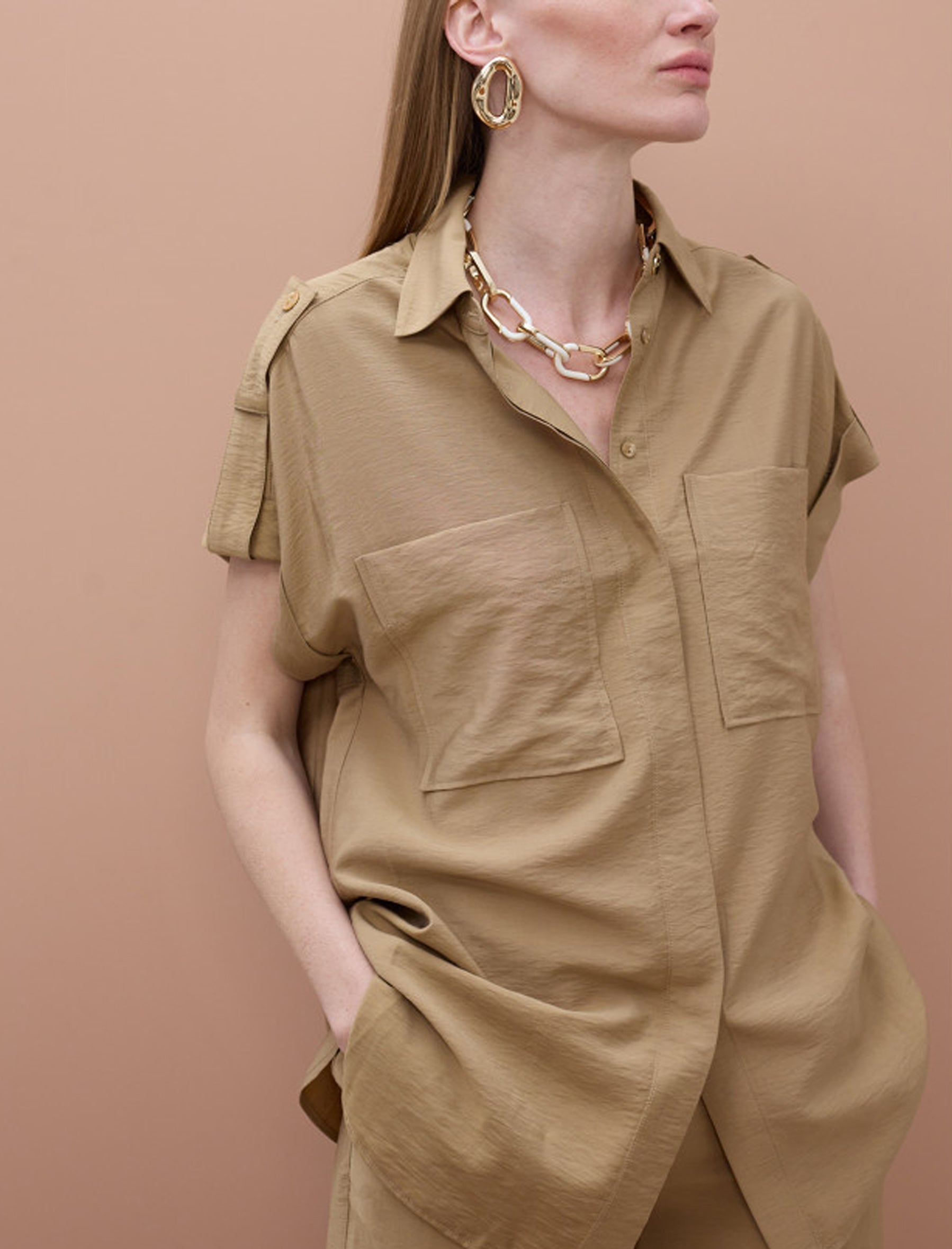 Camicia senza maniche con tasche Lola Casademunt MS2615036 Camel