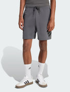 Adidas Future Icons 3-Stripes KD5241 short uomo grigio grey six, vestibilità regolare con girovita elastico e tasche laterali