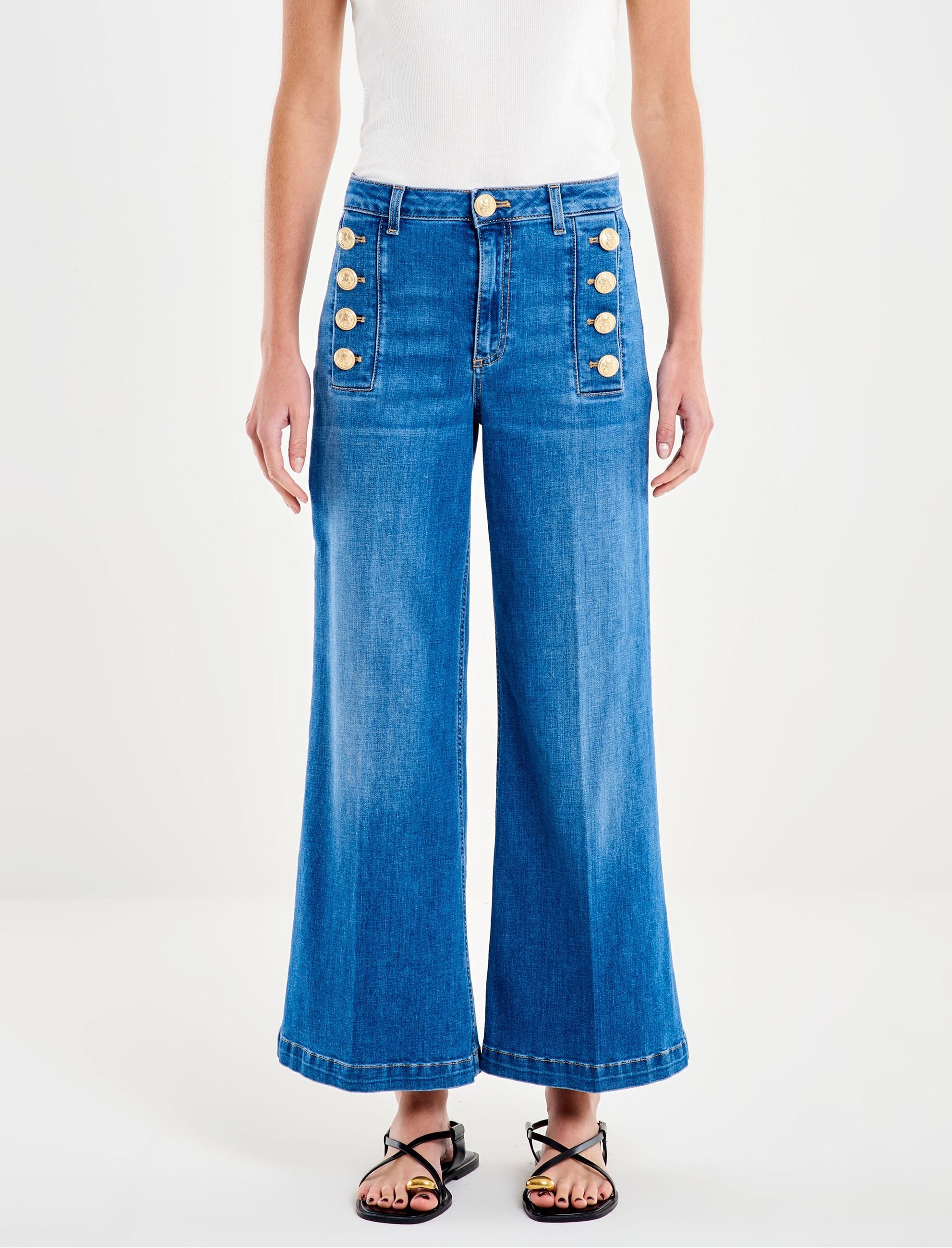 Dettaglio bottoni araldici oro e piega centrale jeans Vicolo Cristina DAB5046 denim chiaro donna