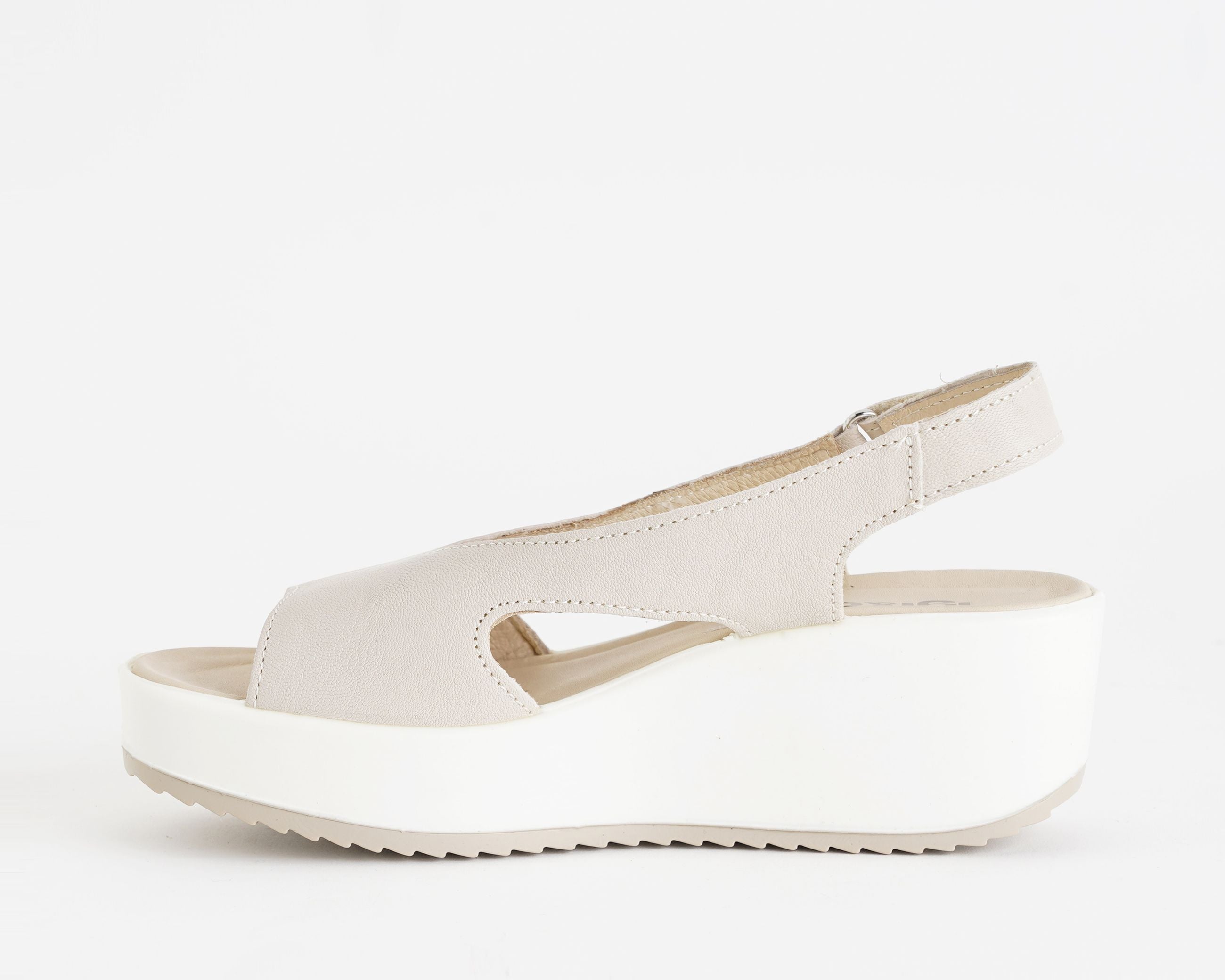 Sandalo con zeppa IGI&CO 1161733 panna da donna, tomaia in pelle e cinturino con strappo, zeppa 55 mm
