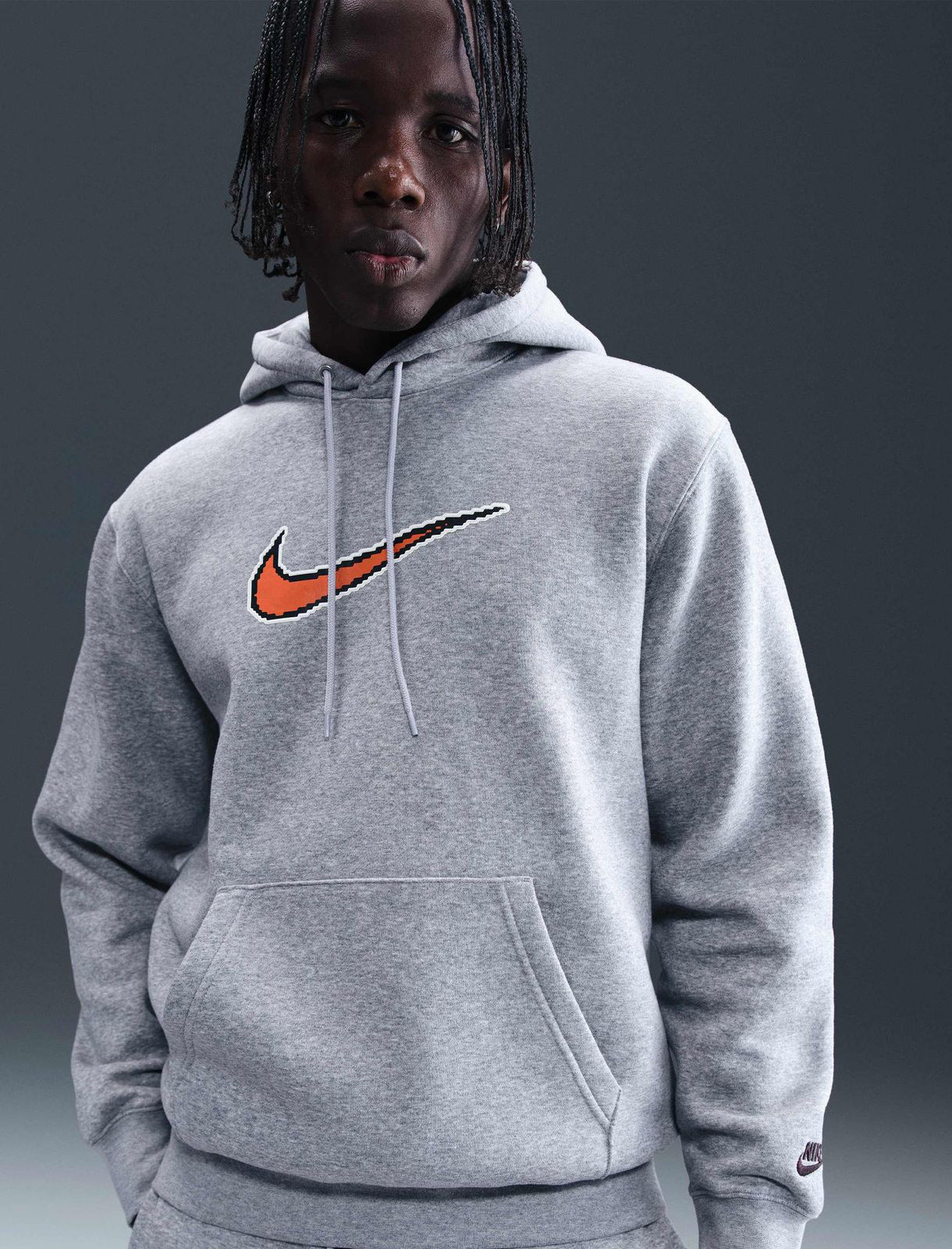 Felpa con cappuccio Nike Club Varsity HV0854 063 Uomo