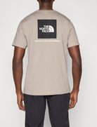 THE NORTH FACE NF0A8B6K2MB1 T-Shirt Evolution NSE Box Regular colore Grigio (Stone Slab)
