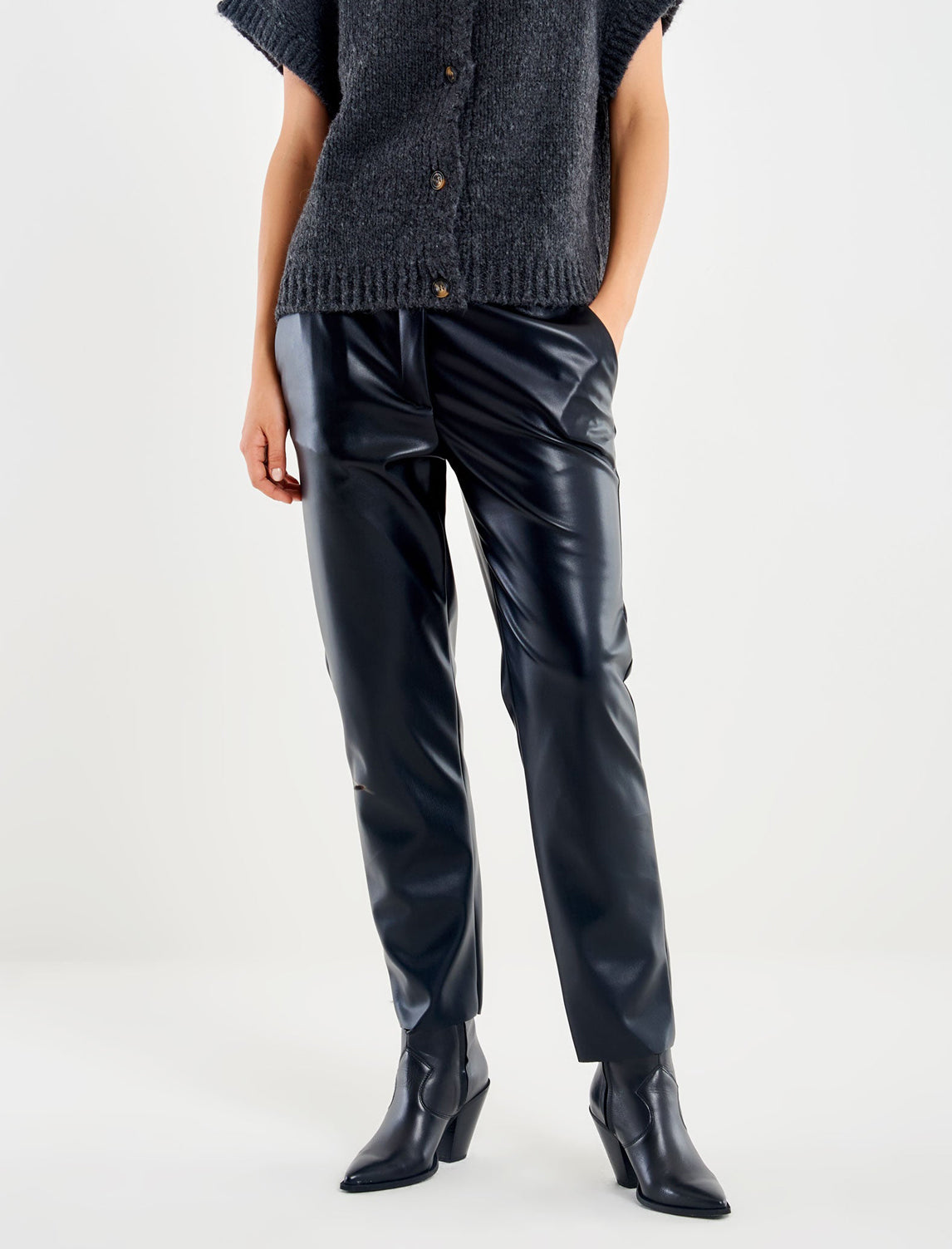 Pantalone ecopelle sigaretta VICOLO TF1737 Nero Donna